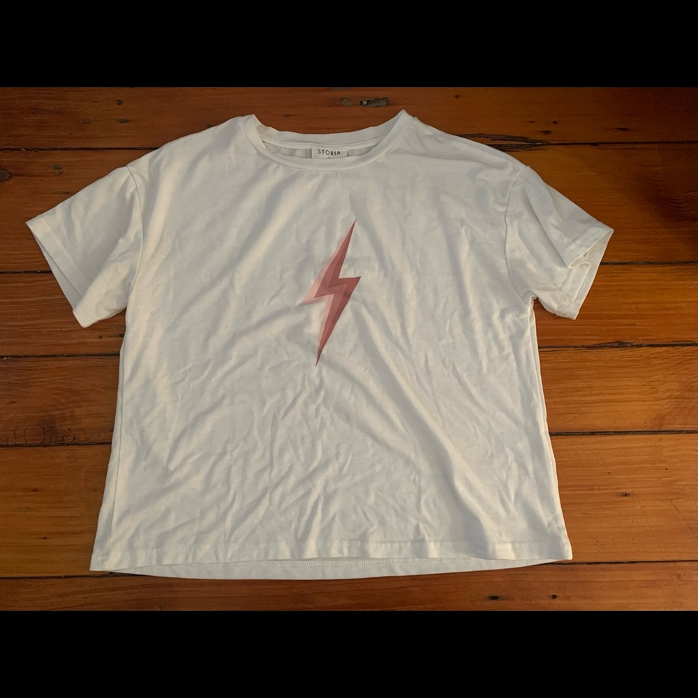 Pink lightning bolt decal tee-size small!⚡️